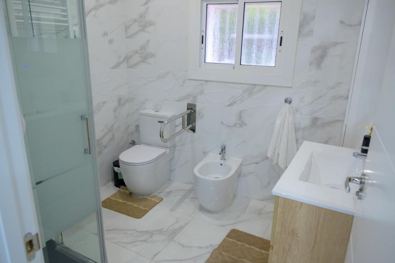 Relax House Barcelone Sant Esteve Sesrovires Exterior foto