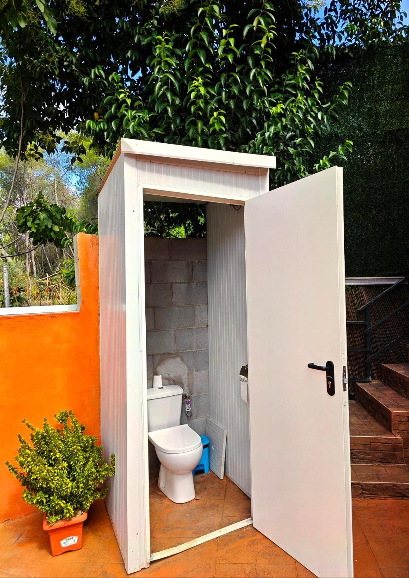 Relax House Barcelone Sant Esteve Sesrovires Exterior foto