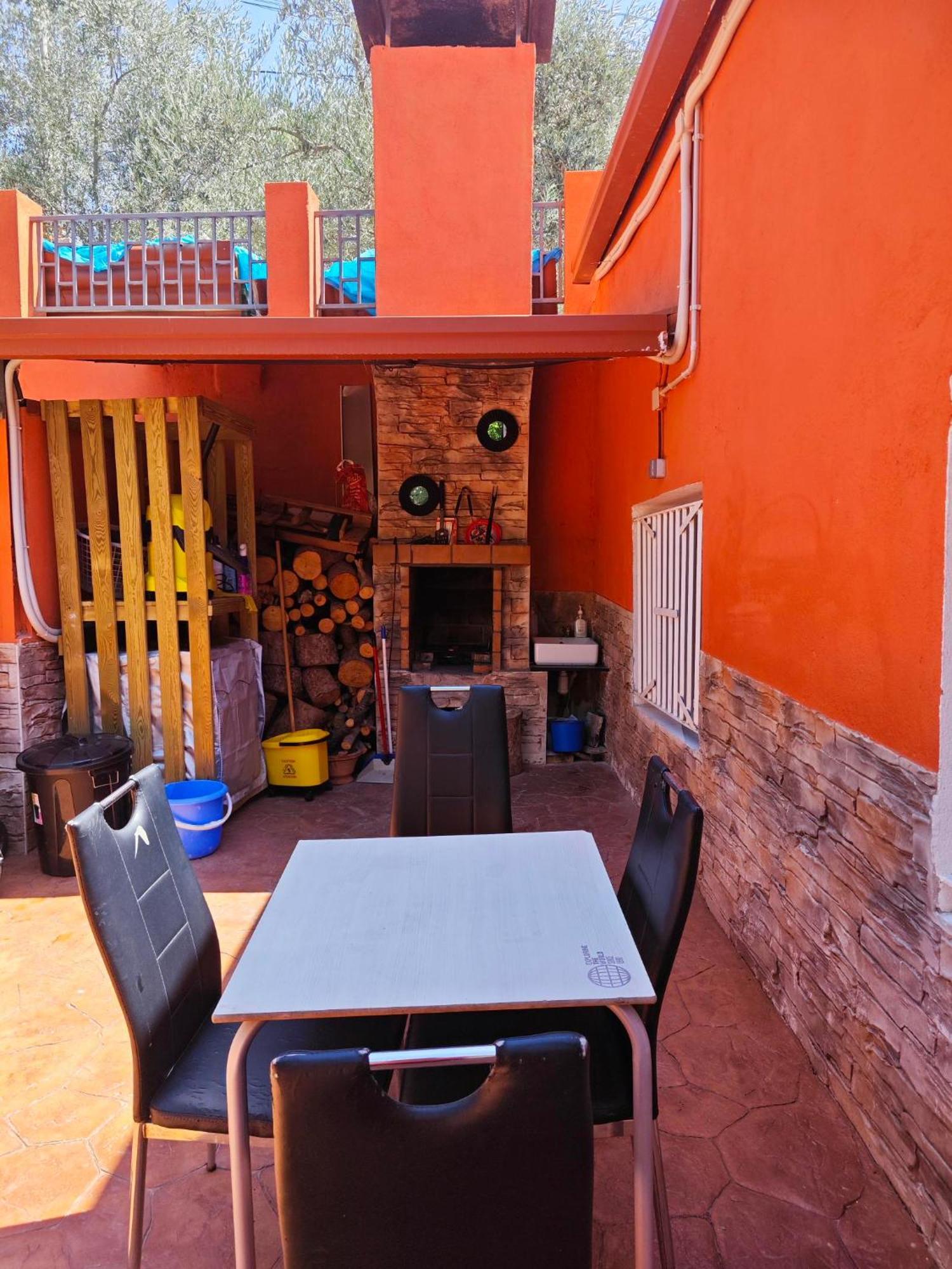 Relax House Barcelone Sant Esteve Sesrovires Exterior foto