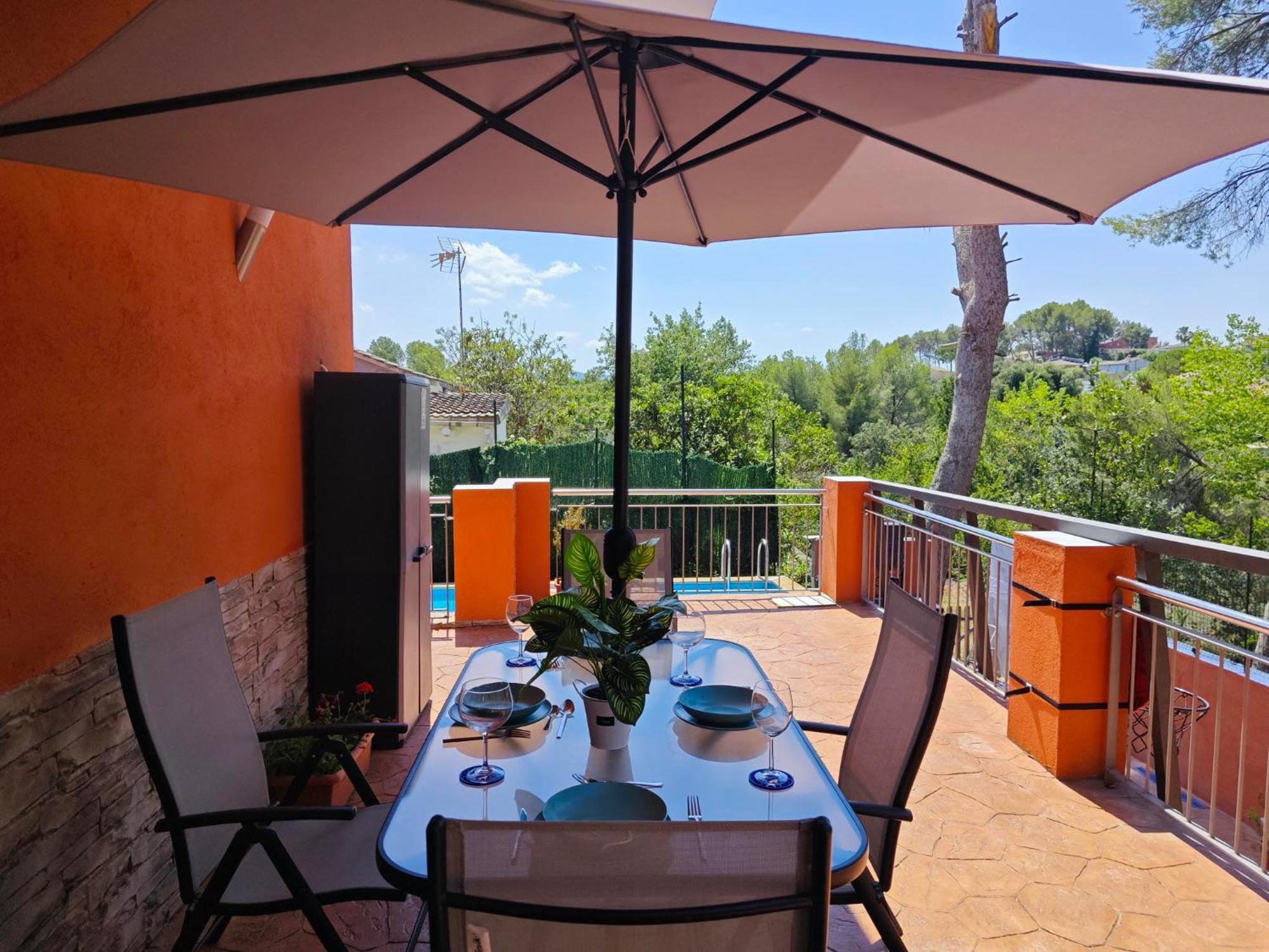 Relax House Barcelone Sant Esteve Sesrovires Exterior foto