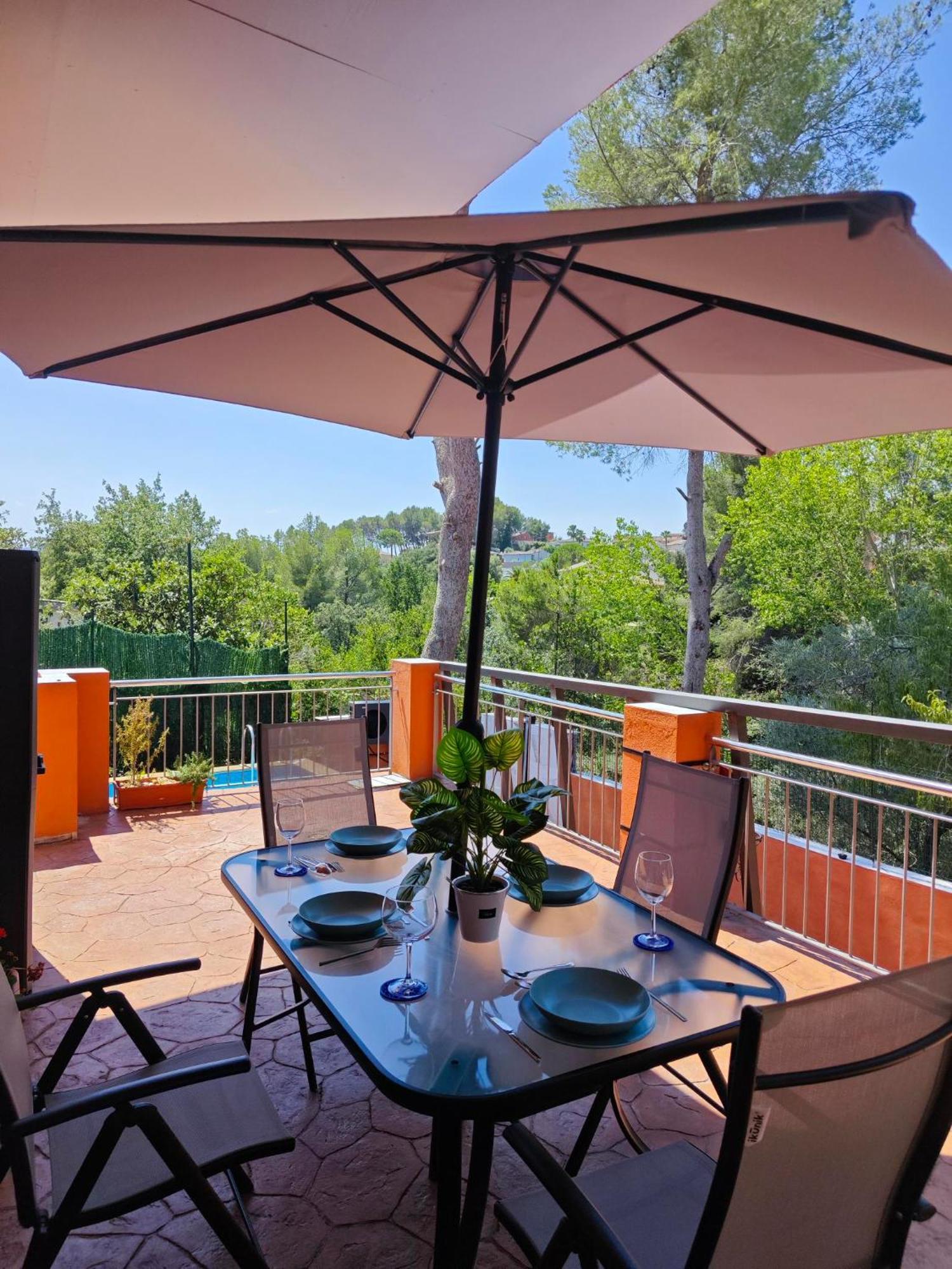 Relax House Barcelone Sant Esteve Sesrovires Exterior foto