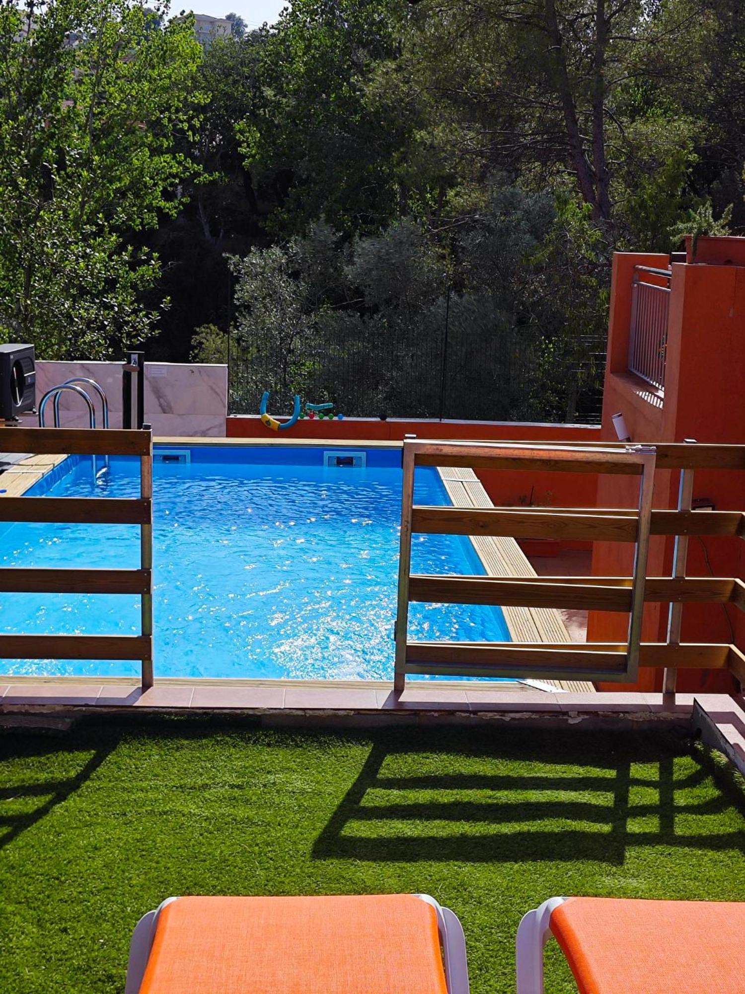 Relax House Barcelone Sant Esteve Sesrovires Exterior foto
