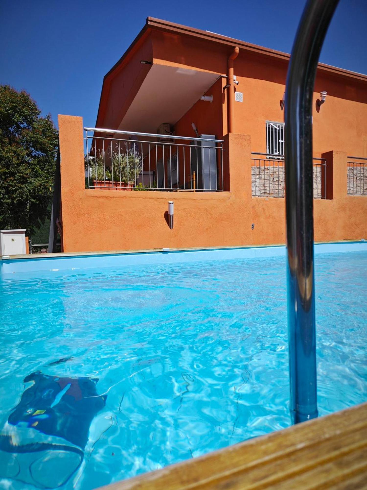 Relax House Barcelone Sant Esteve Sesrovires Exterior foto